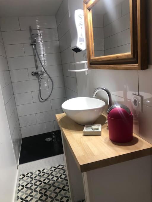 Bienvenue « A L'Ombre Du Figuier » Apartment Pieusse Luaran gambar